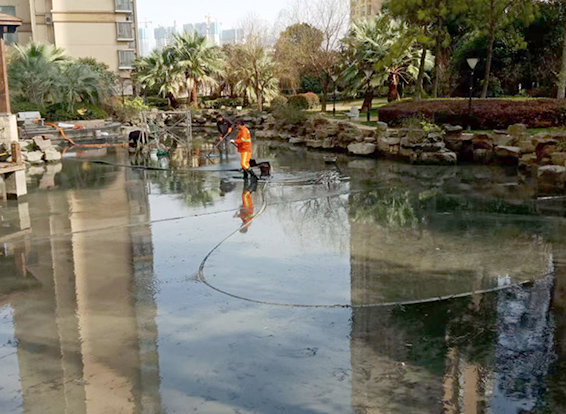 桓仁景观池淤泥清理